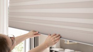 stores plissés up and down